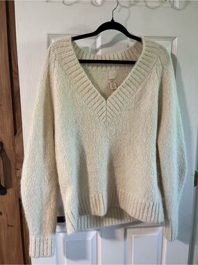 H&M Cream Wool/Alpaca Blend V-Neck Sweater Size Small